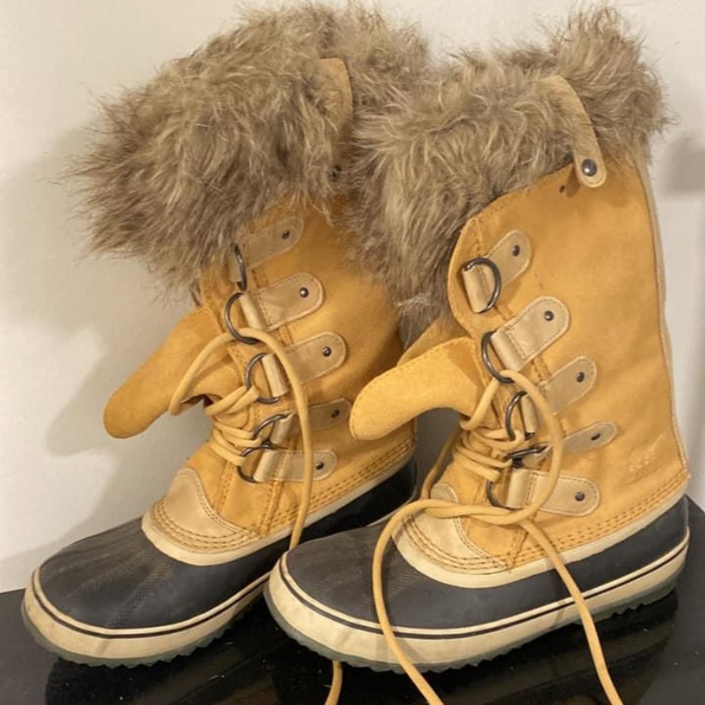 Sorel women’s size 9 Joan of Arctic boots